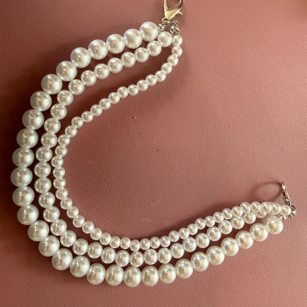 NWOT Pearl Multi-Strand Hat Chain